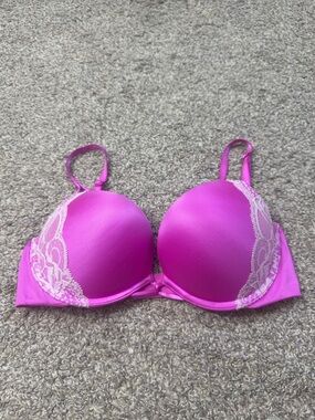 Victoria’s Secret Plunge Padded Push Up Bra